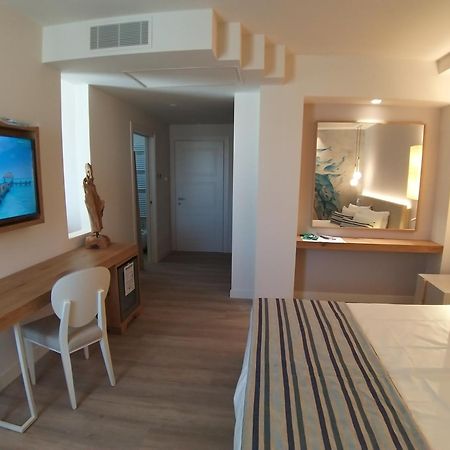 Aqua Boutique Hotel Кастільйоне-делла-Пеская Екстер'єр фото