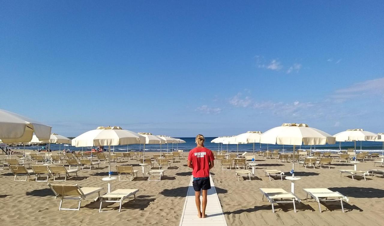 Aqua Boutique Hotel Кастільйоне-делла-Пеская Екстер'єр фото