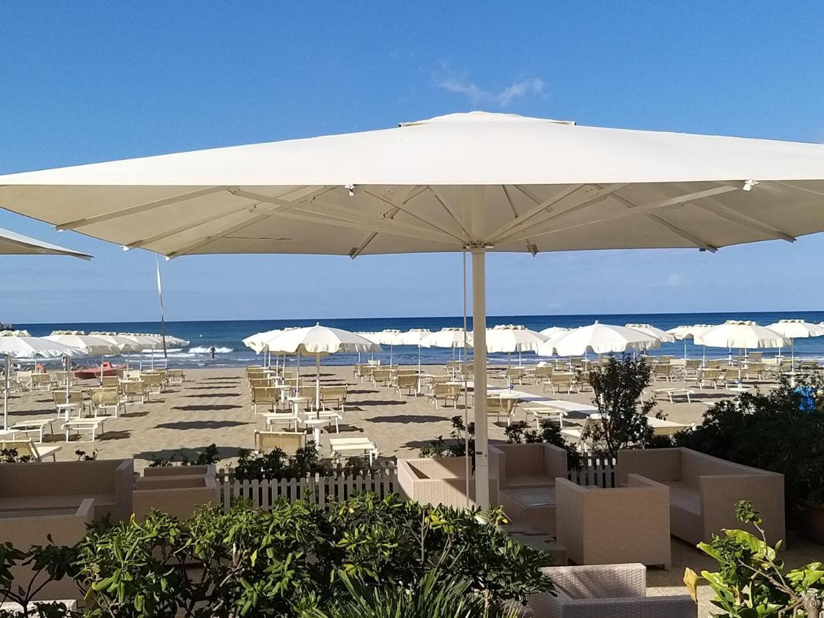 Aqua Boutique Hotel Кастільйоне-делла-Пеская Екстер'єр фото