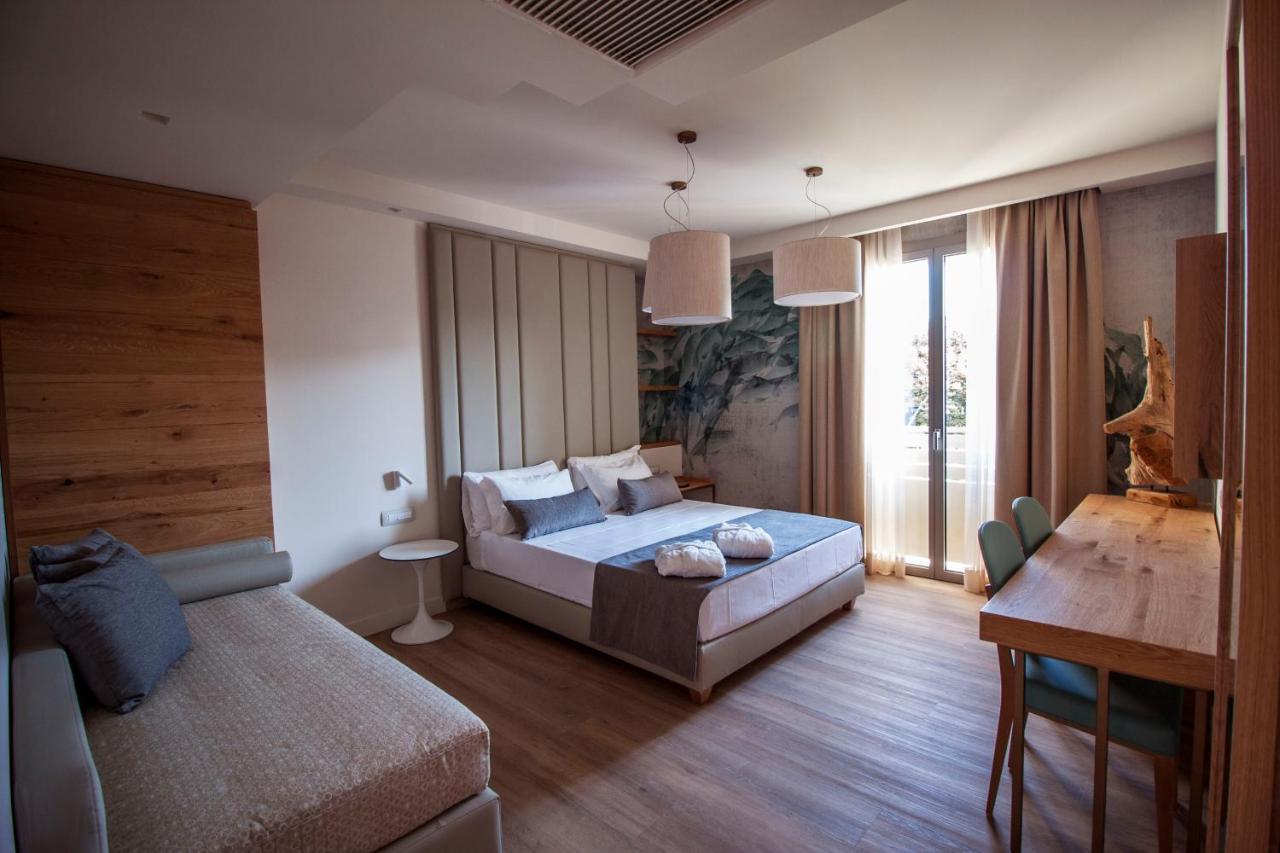 Aqua Boutique Hotel Кастільйоне-делла-Пеская Екстер'єр фото