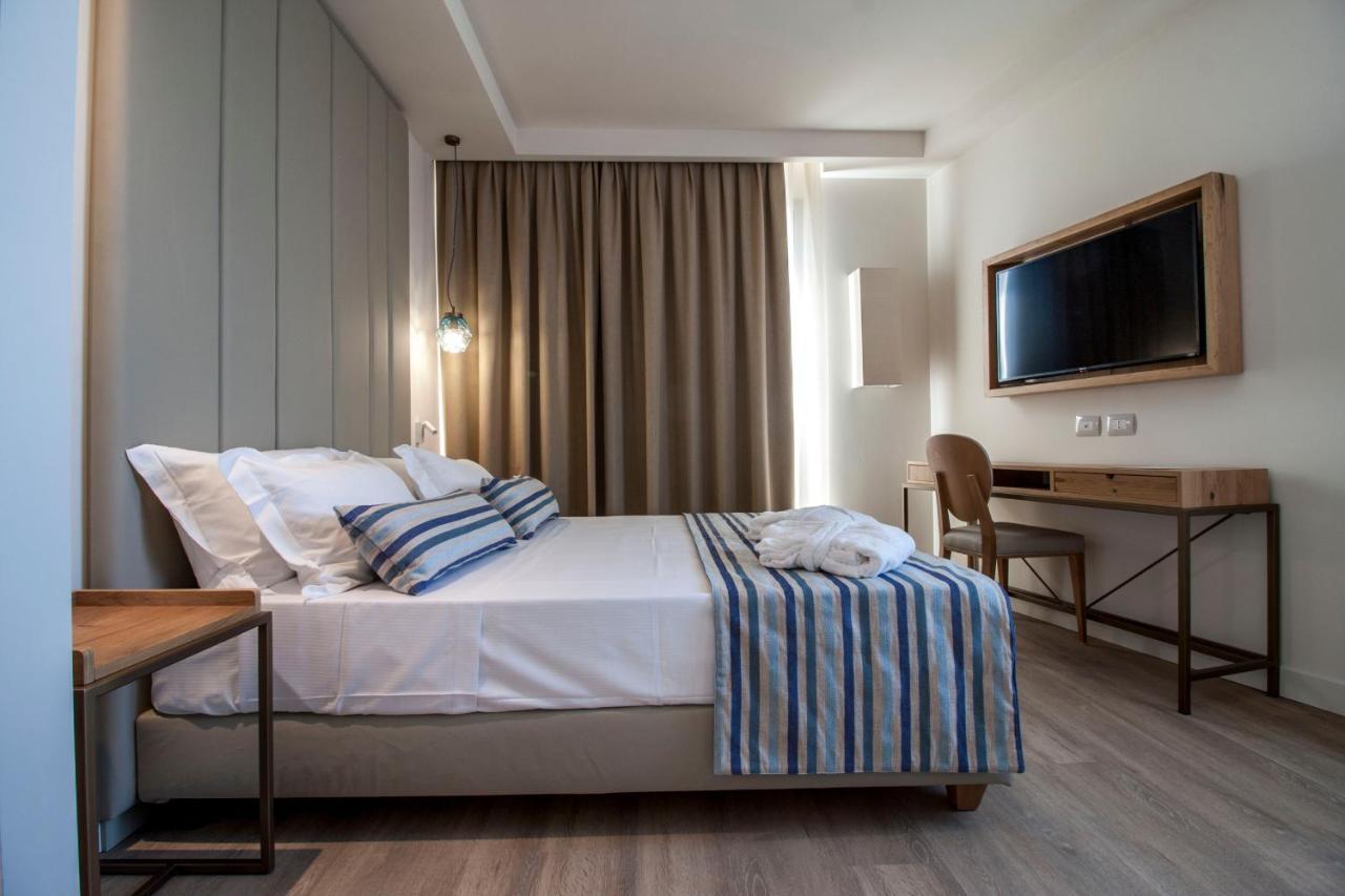 Aqua Boutique Hotel Кастільйоне-делла-Пеская Екстер'єр фото