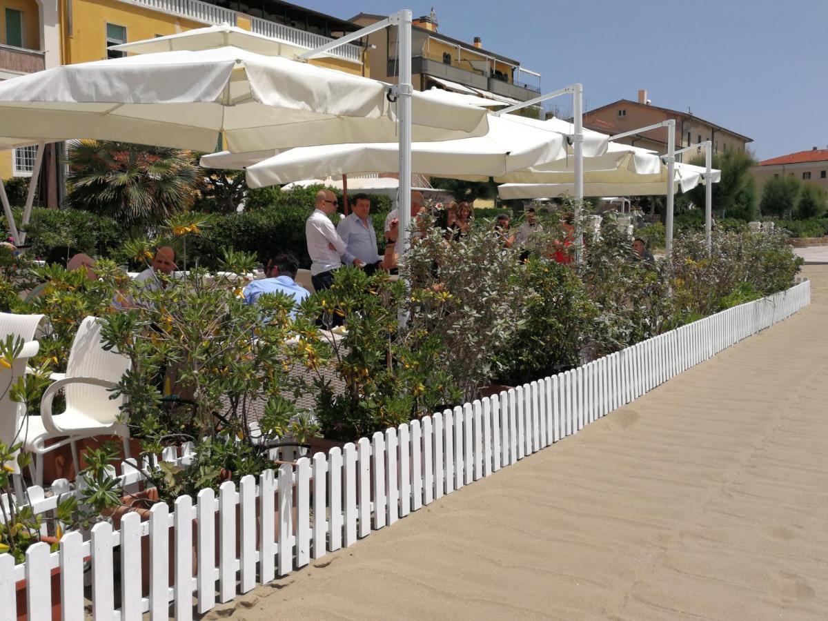 Aqua Boutique Hotel Кастільйоне-делла-Пеская Екстер'єр фото